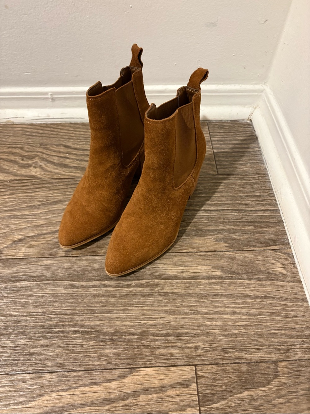 Steve Madden Addy Brown Suede Chelsea Ankle Boots Size 6.5